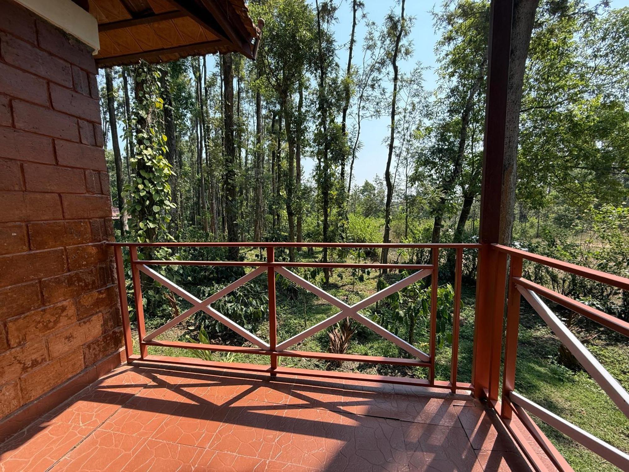Coffee Grove Resort Chikmagalūr Esterno foto